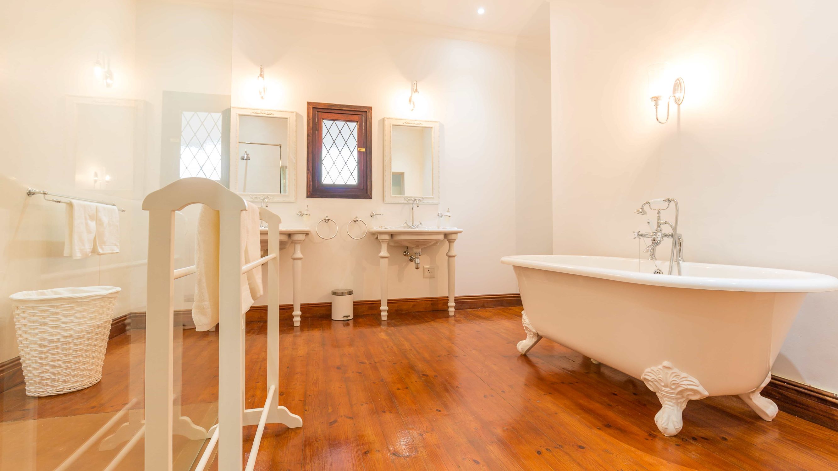Honeymoon bathroom
