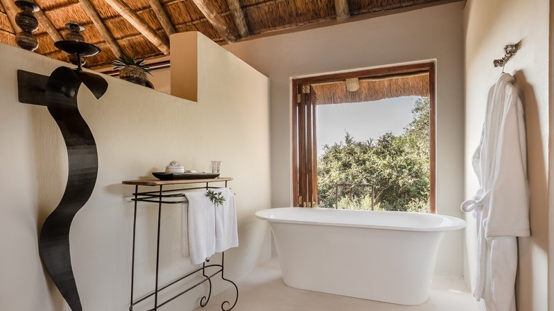 Bukela Game Lodge Luxury Suite (2) Bukela Game Lodge Luxury Suite (2)