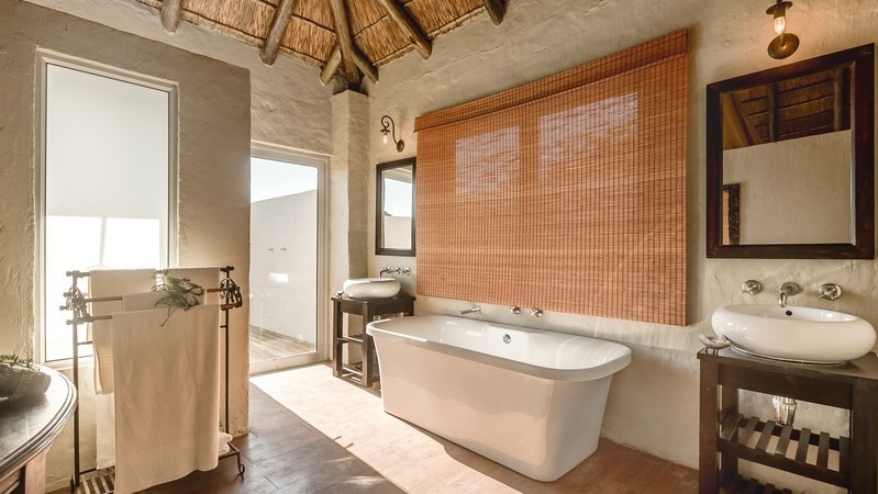 Hlosi Game Lodge Luxury Family Suite (4) Hlosi Game Lodge Luxury Family Suite (4)