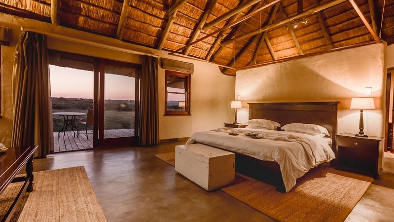 Hlosi Game Lodge Luxury King Suite (2) Hlosi Game Lodge Luxury King Suite (2)