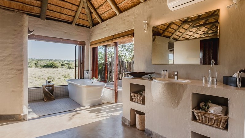 Hlosi Game Lodge Luxury King Suite Hlosi Game Lodge Luxury King Suite