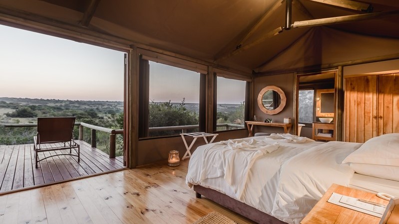 Hlosi Game Lodge Luxury Safari Tent (5) Hlosi Game Lodge Luxury Safari Tent (5)