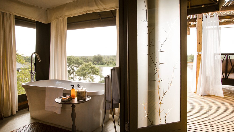 Simbavati Hilltop Lodge (14) Simbavati Hilltop Lodge (14)